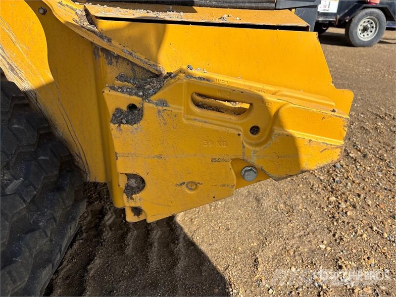 John Deere 333G Skid steer loaders