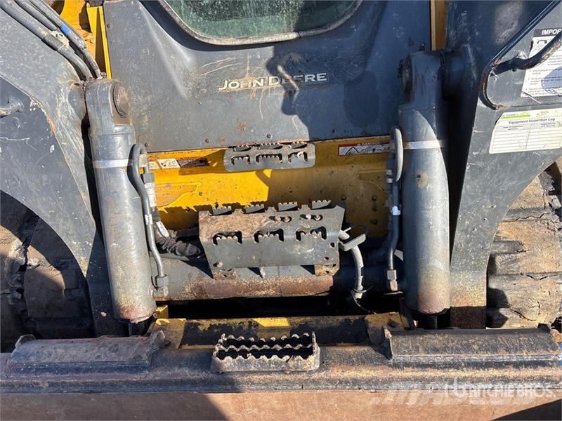 John Deere 333G Krautuvai su šoniniu pasukimu