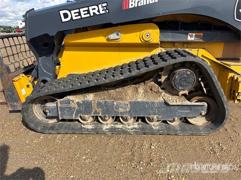 John Deere 333G Skid steer loaders