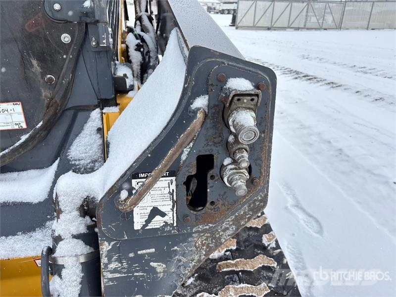 John Deere 333G Skid steer loderler