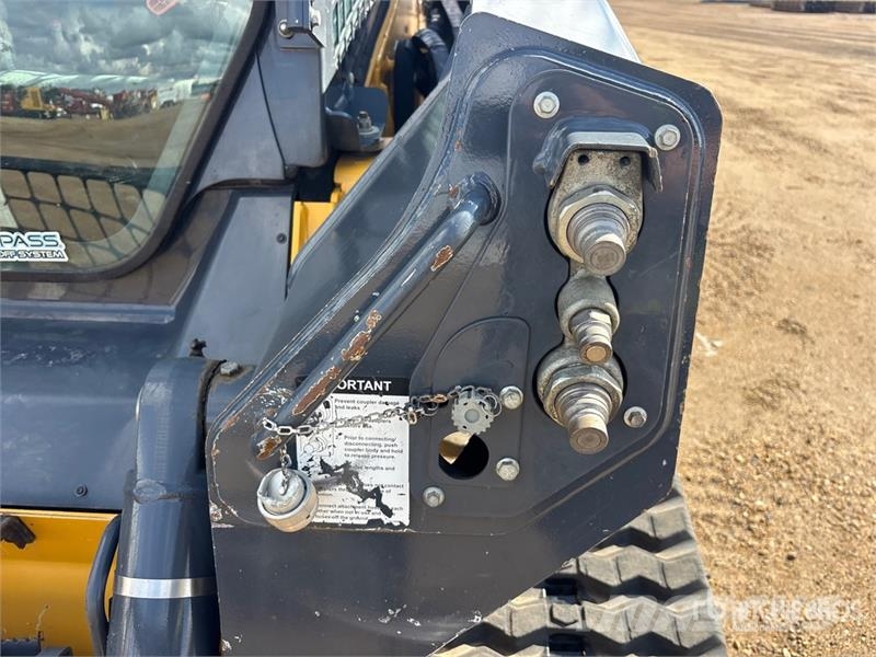 John Deere 333G Skid steer loaders