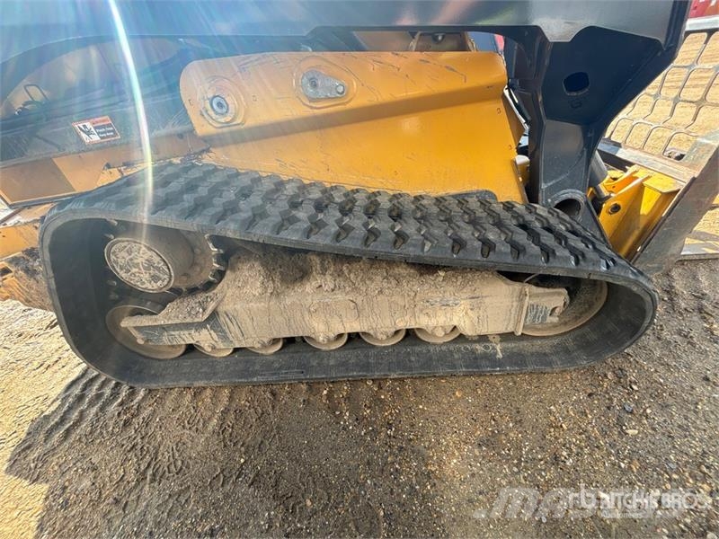 John Deere 333G Skid steer loaders