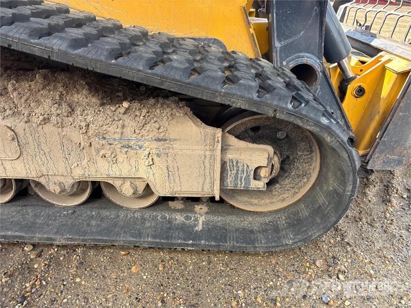 John Deere 333G Skid steer loaders