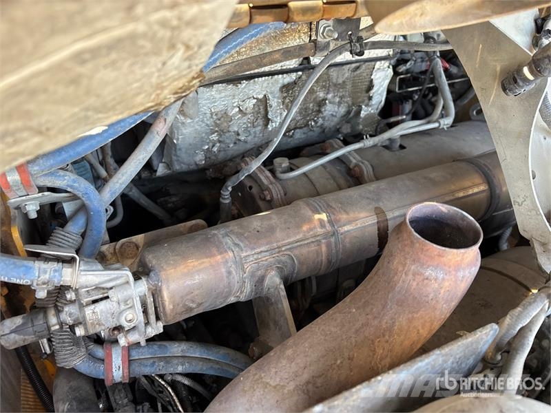 John Deere 333G Krautuvai su šoniniu pasukimu