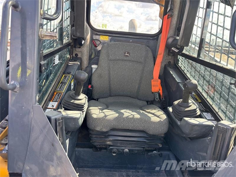 John Deere 333G Skid steer loaders