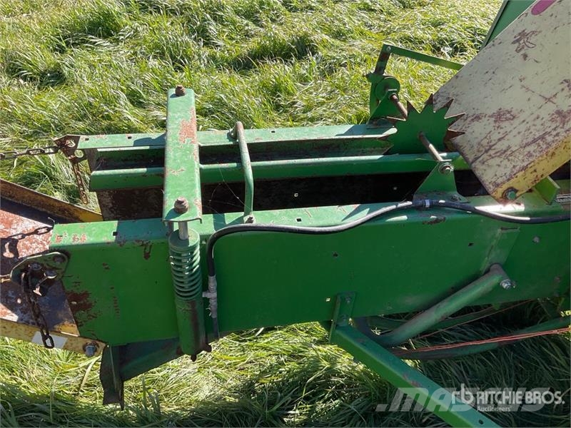 John Deere 336 Square Baler محزمات مربعة