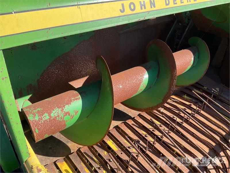 John Deere 336 Square Baler محزمات مربعة