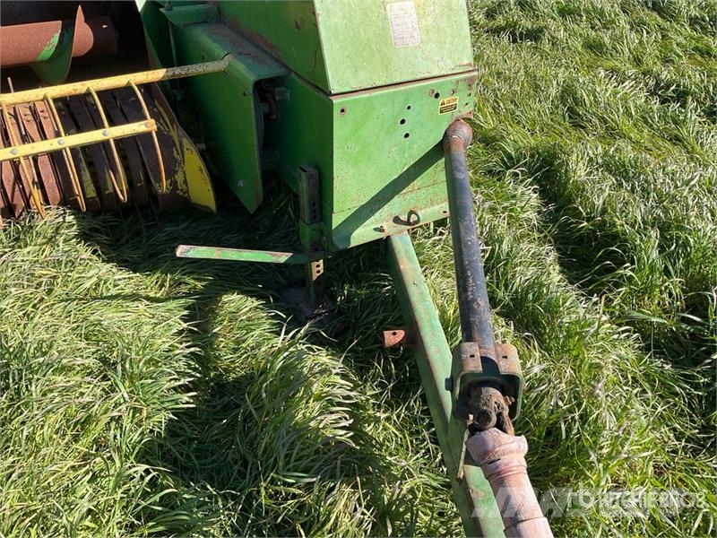 John Deere 336 Square Baler محزمات مربعة