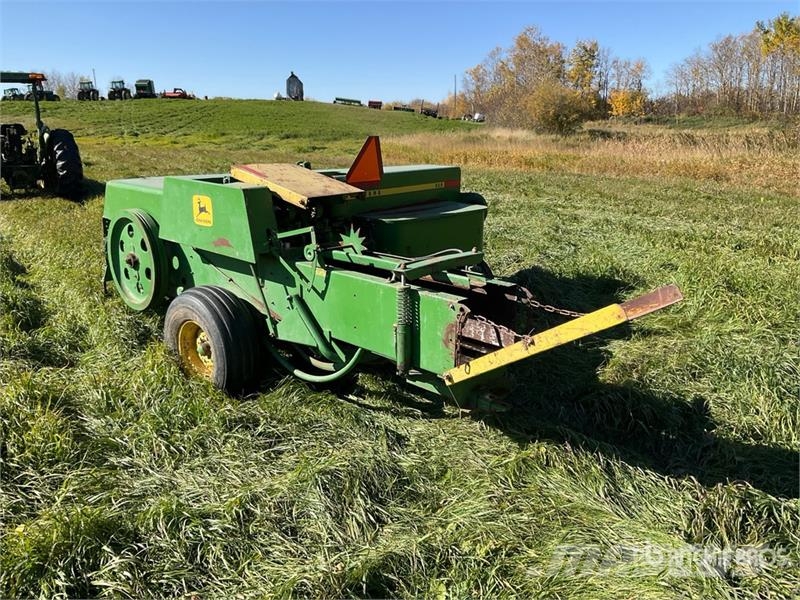 John Deere 336 Square Baler محزمات مربعة