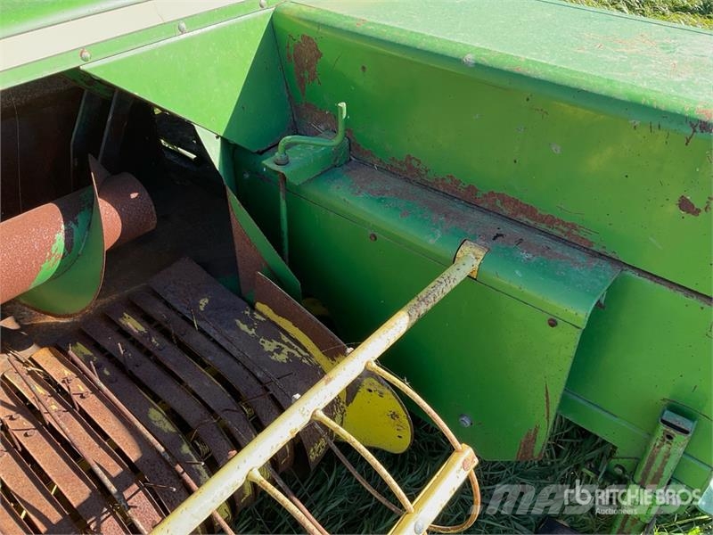 John Deere 336 Square Baler محزمات مربعة