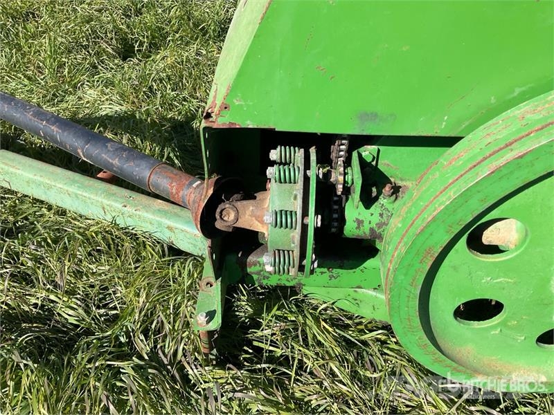 John Deere 336 Square Baler محزمات مربعة