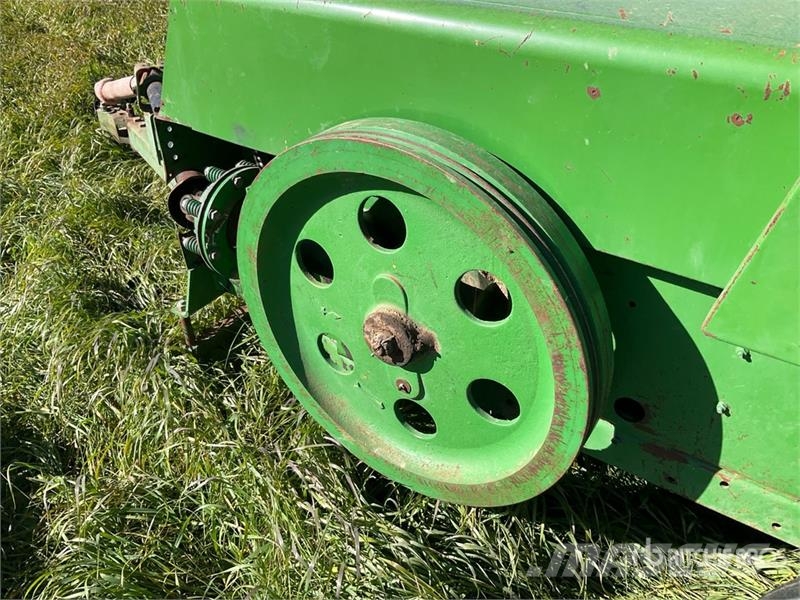 John Deere 336 Square Baler محزمات مربعة