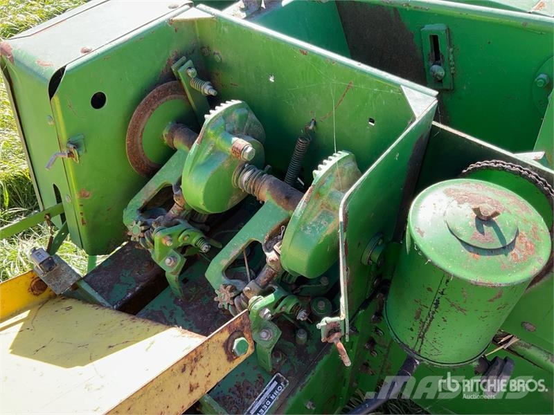 John Deere 336 Square Baler محزمات مربعة
