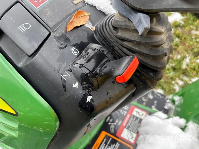 John Deere 345 2WD Utility Tractor 小型拖拉机