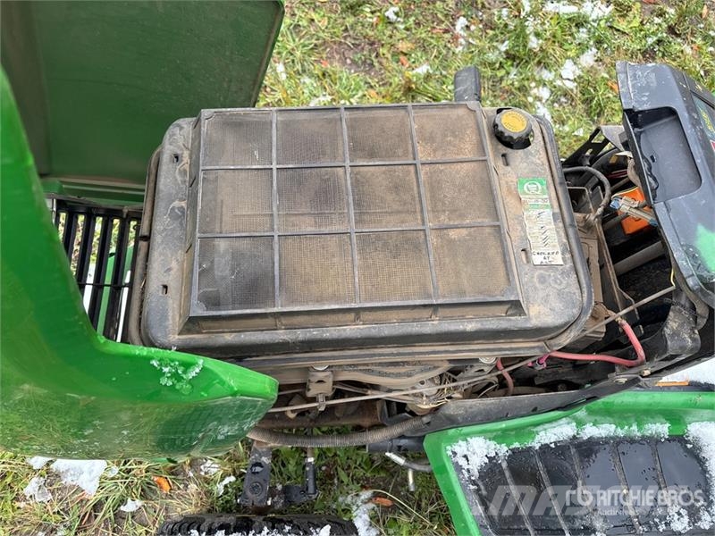 John Deere 345 2WD Utility Tractor 小型拖拉机