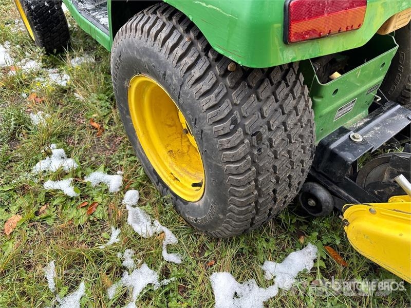 John Deere 345 2WD Utility Tractor 小型拖拉机