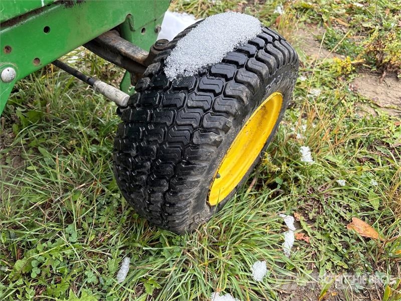 John Deere 345 2WD Utility Tractor 小型拖拉机