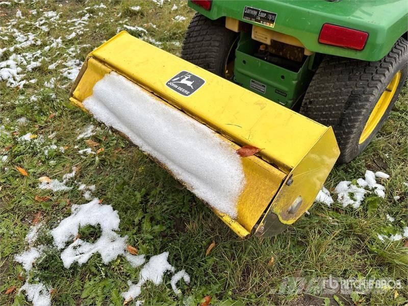 John Deere 345 2WD Utility Tractor 小型拖拉机
