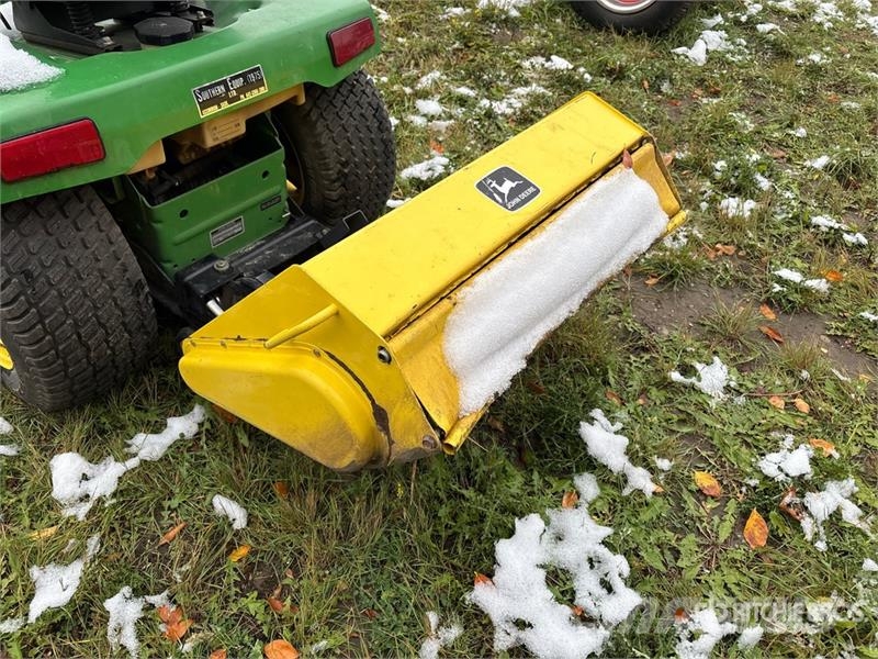 John Deere 345 2WD Utility Tractor 小型拖拉机