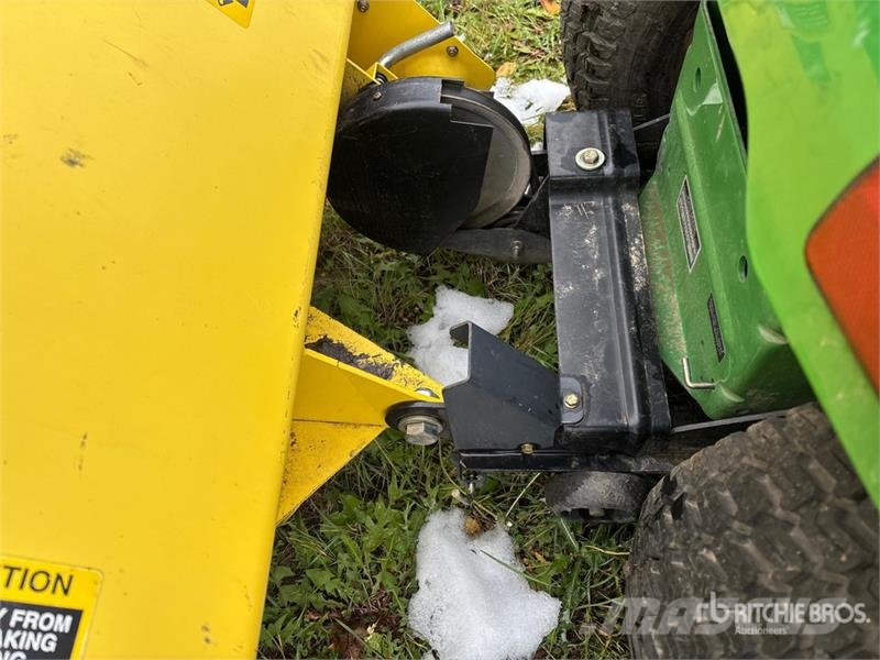 John Deere 345 2WD Utility Tractor 小型拖拉机