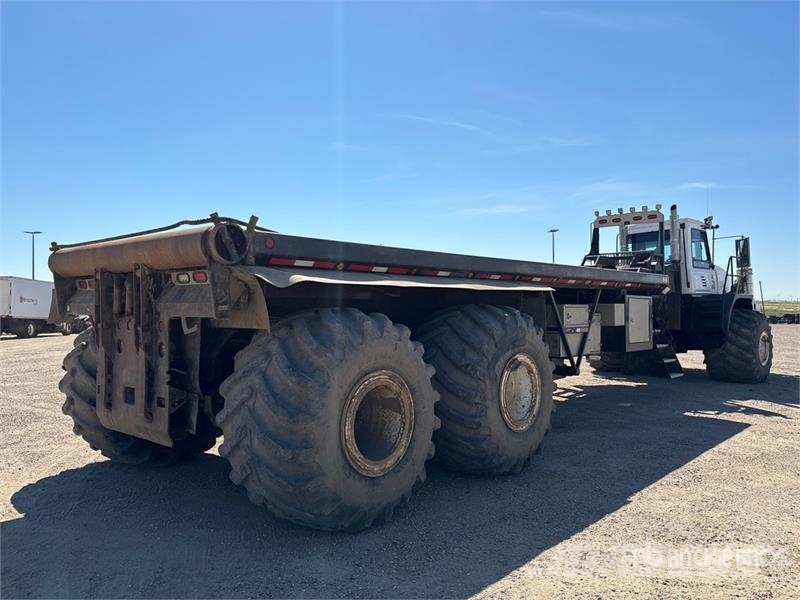 John Deere 350D 6x6 Bed Truck Camiones de cama baja
