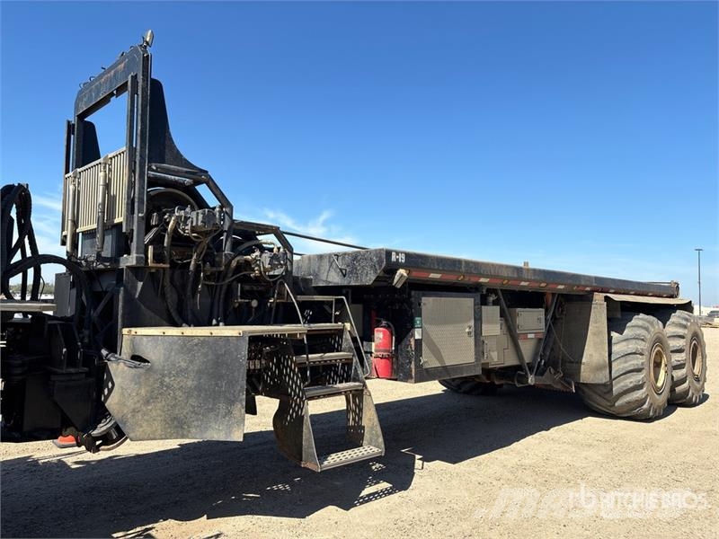 John Deere 350D 6x6 Bed Truck Camiones de cama baja