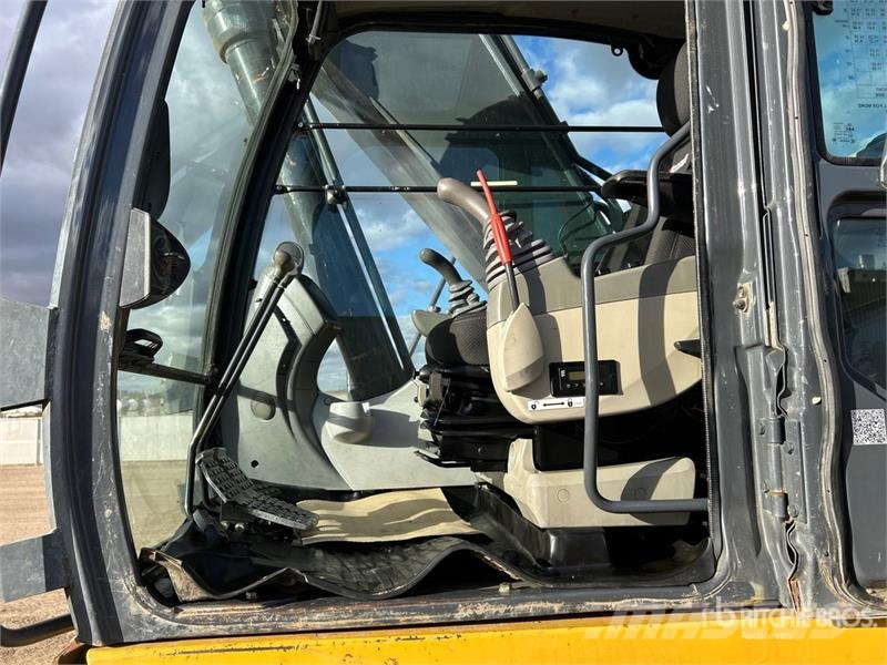 John Deere 350GLC Tracked Excavator حفارات زحافة