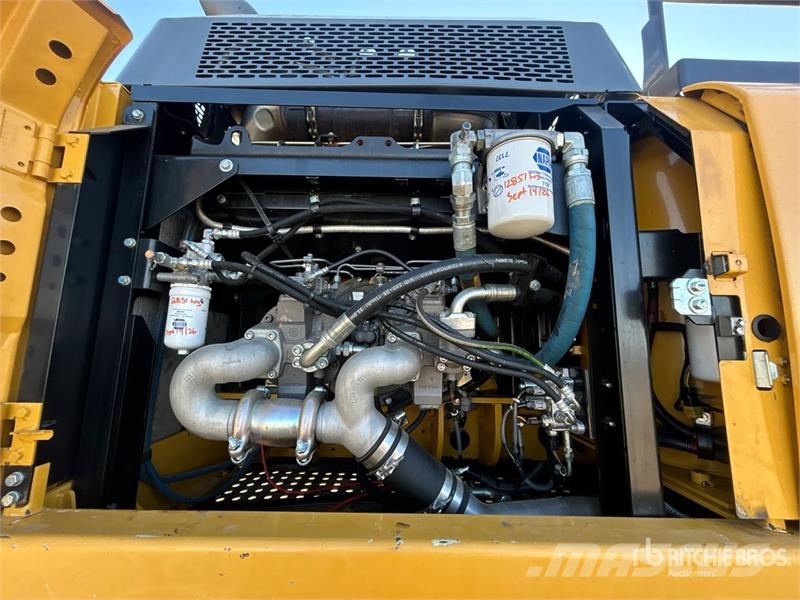 John Deere 350GLC Tracked Excavator حفارات زحافة