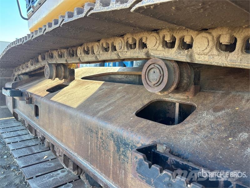 John Deere 350GLC Tracked Excavator حفارات زحافة