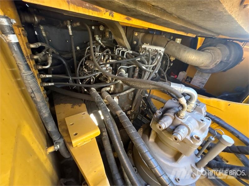 John Deere 350GLC Tracked Excavator حفارات زحافة