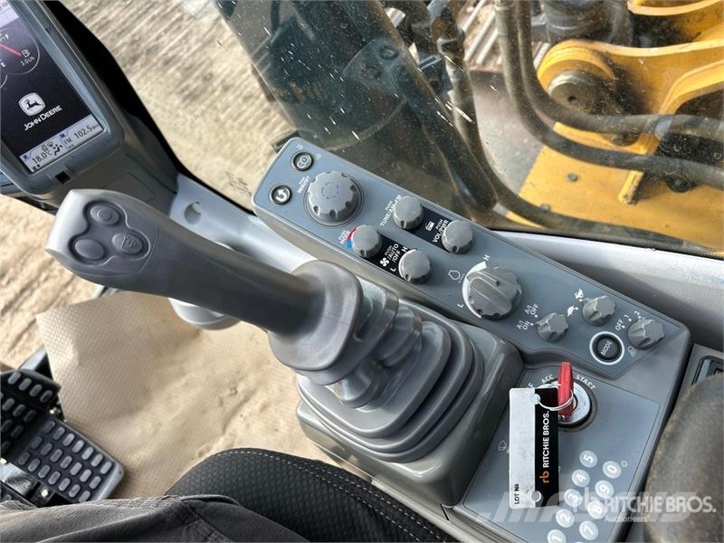 John Deere 350GLC Tracked Excavator حفارات زحافة