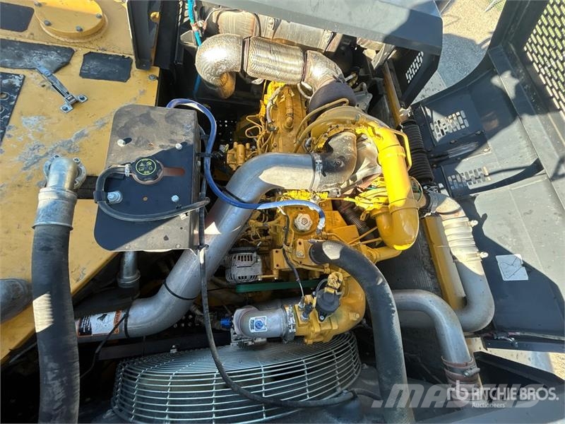 John Deere 350GLC Tracked Excavator حفارات زحافة
