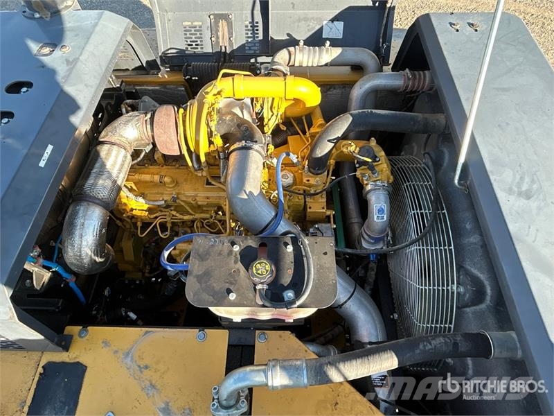 John Deere 350GLC Tracked Excavator حفارات زحافة
