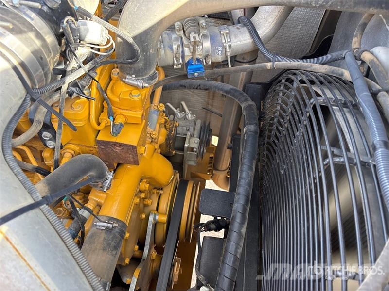 John Deere 350GLC Tracked Excavator حفارات زحافة