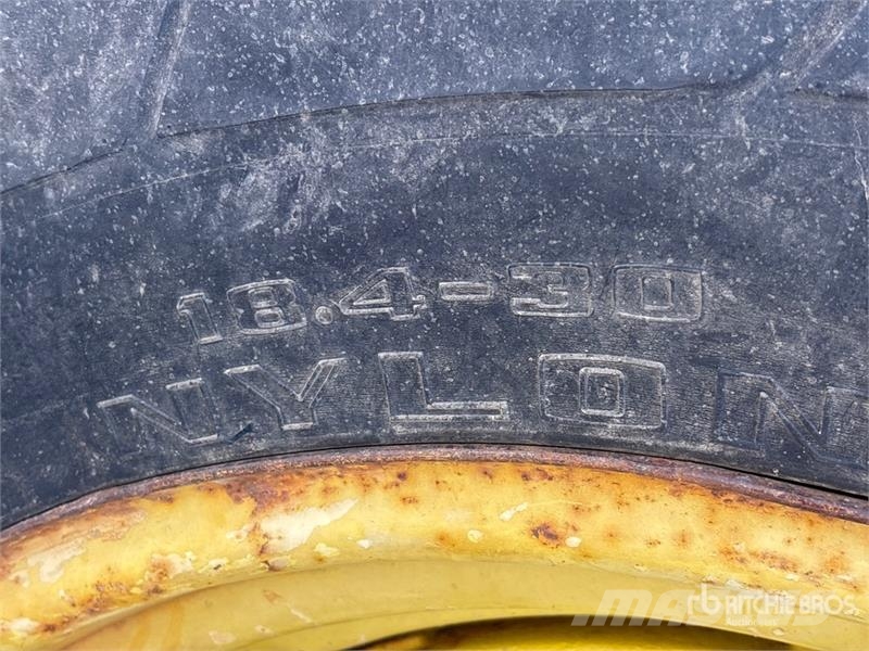 John Deere 4010 22T 2WD Utility Tractor 소형 트랙터