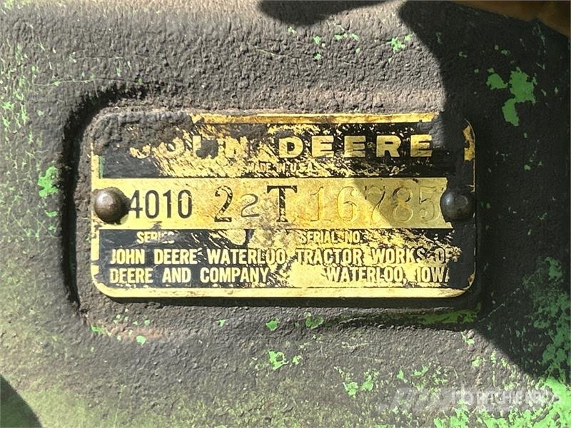 John Deere 4010 2WD Tractor Трактори