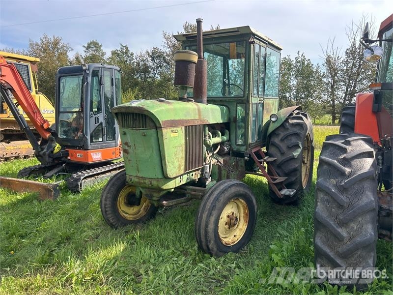 John Deere 4010 2WD Tractor Трактори