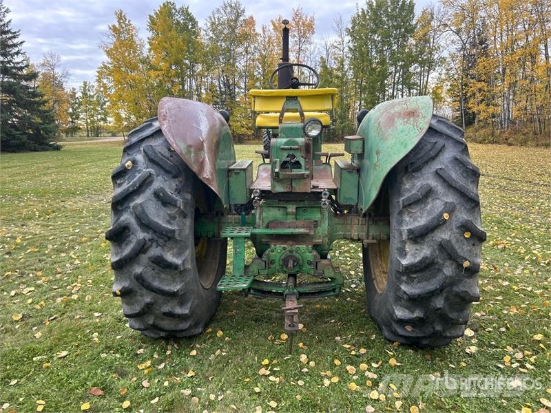 John Deere 4010 2WD Wide Front Antique Tractor الجرارات