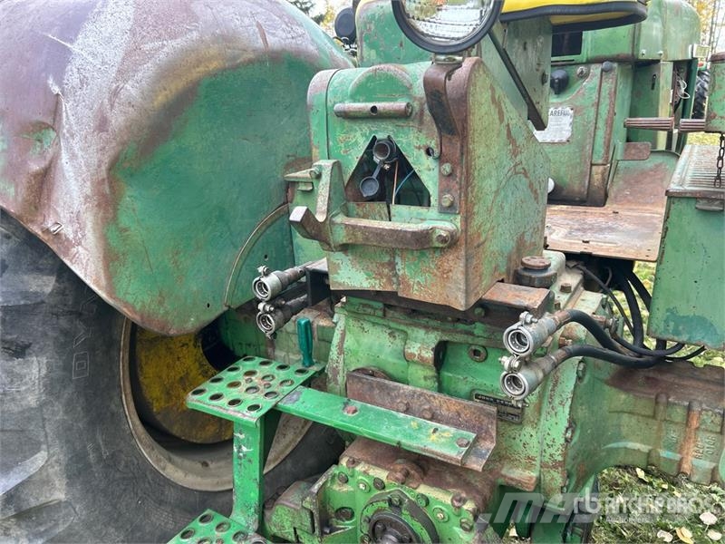 John Deere 4010 2WD Wide Front Antique Tractor الجرارات