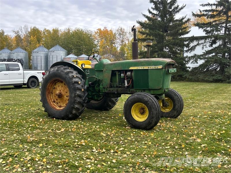 John Deere 4010 2WD Wide Front Antique Tractor الجرارات