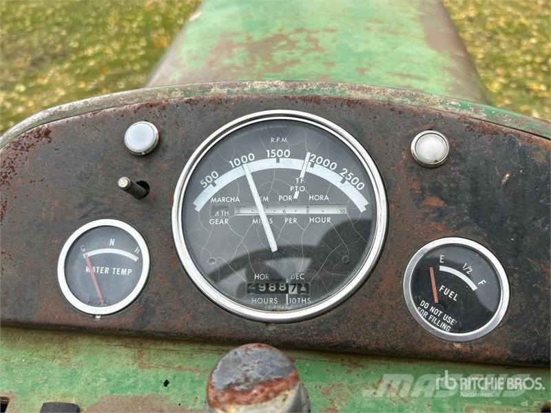 John Deere 4010 2WD Wide Front Antique Tractor الجرارات