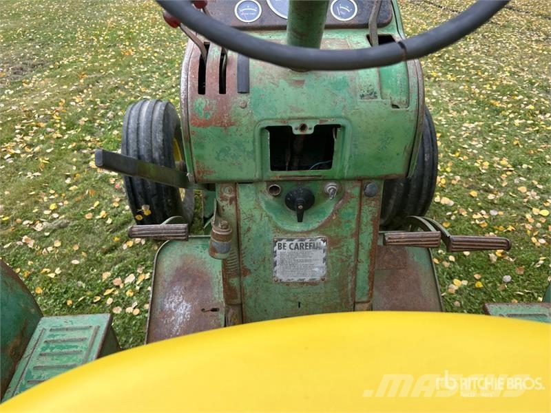 John Deere 4010 2WD Wide Front Antique Tractor الجرارات