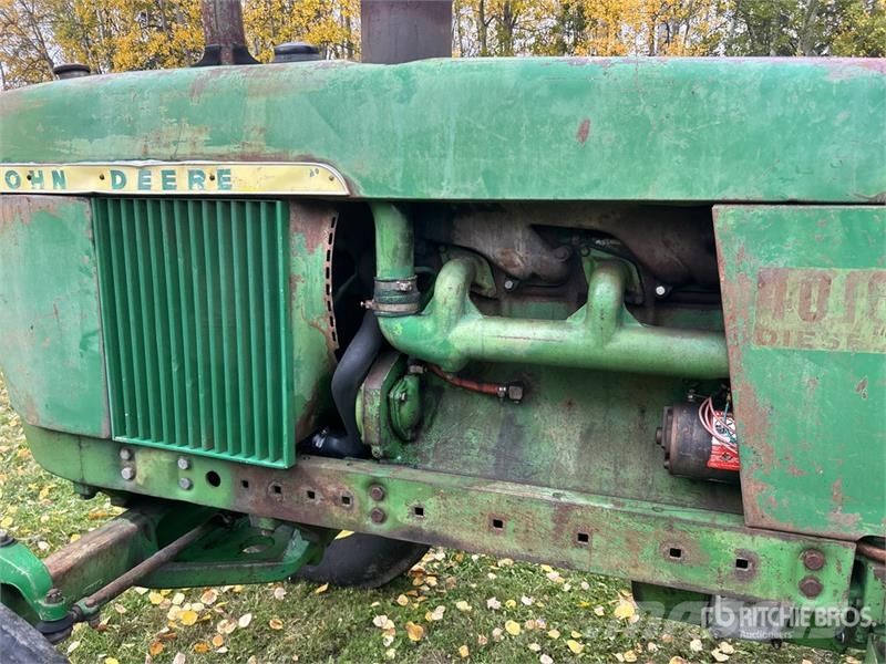 John Deere 4010 2WD Wide Front Antique Tractor الجرارات