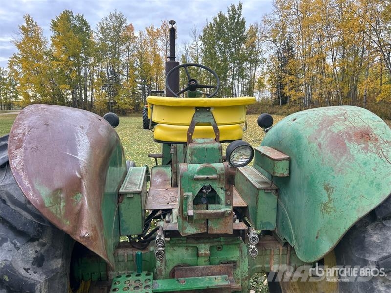John Deere 4010 2WD Wide Front Antique Tractor الجرارات