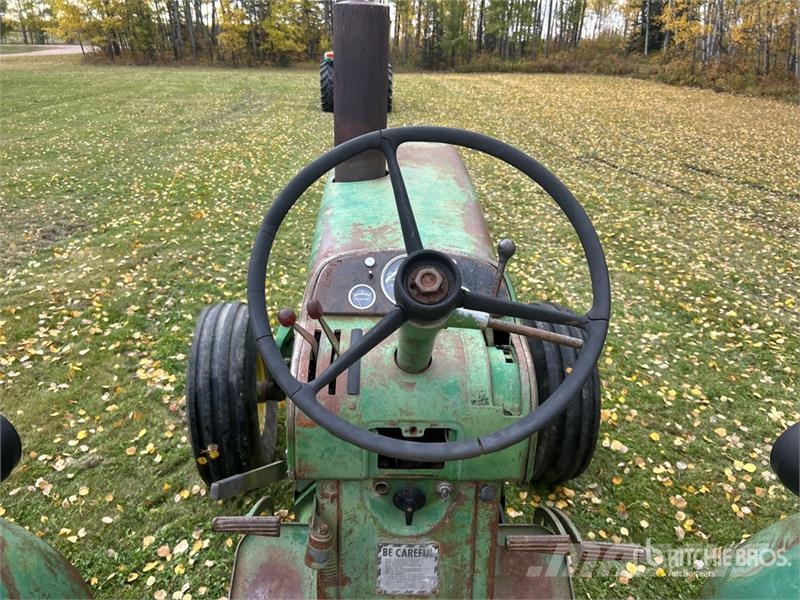 John Deere 4010 2WD Wide Front Antique Tractor الجرارات
