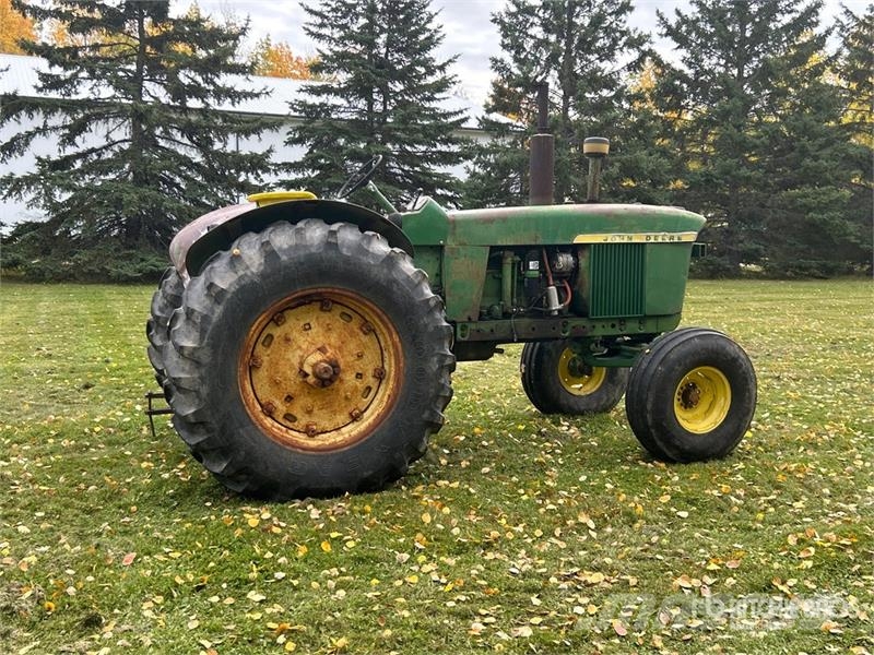 John Deere 4010 2WD Wide Front Antique Tractor الجرارات
