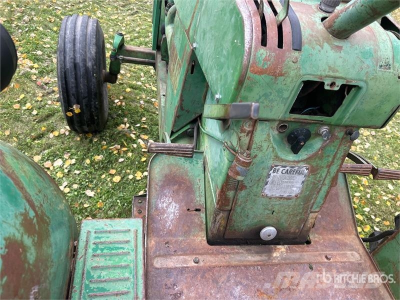 John Deere 4010 2WD Wide Front Antique Tractor الجرارات