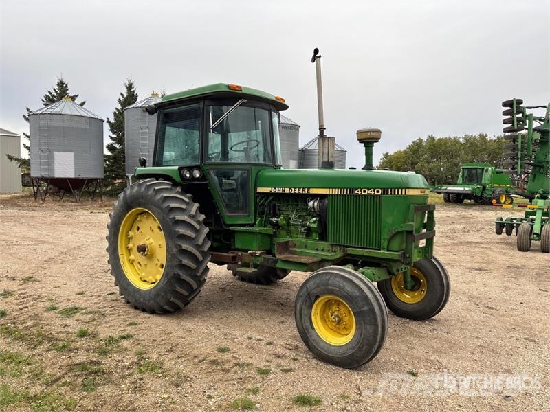 John Deere 4040 2WD Tractor Traktorji