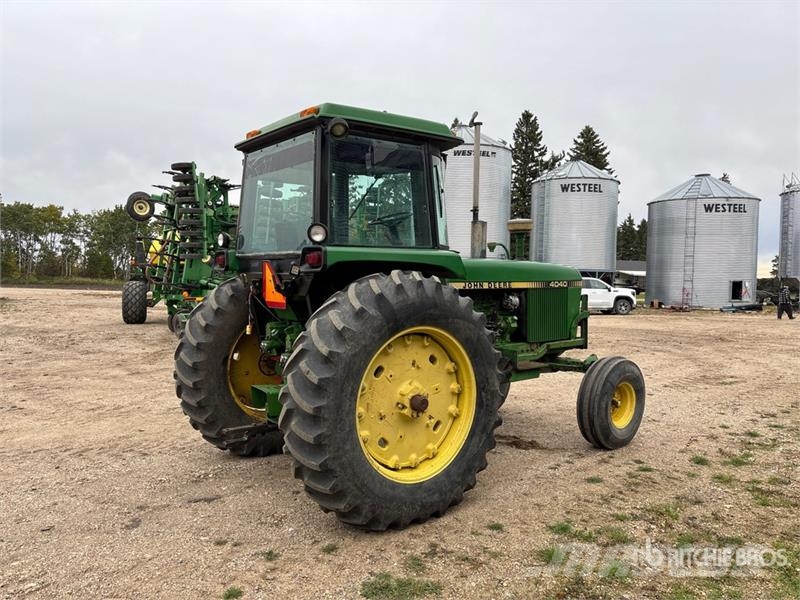 John Deere 4040 2WD Tractor Traktorji