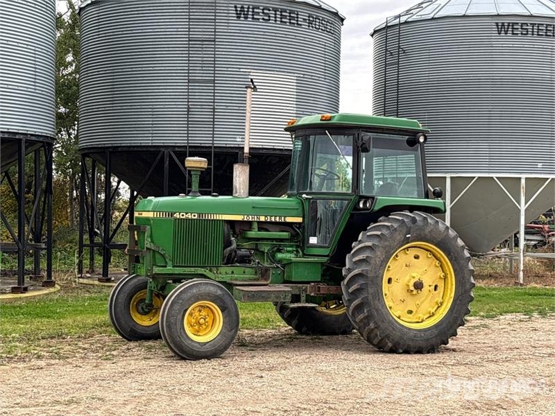 John Deere 4040 2WD Tractor Traktorji